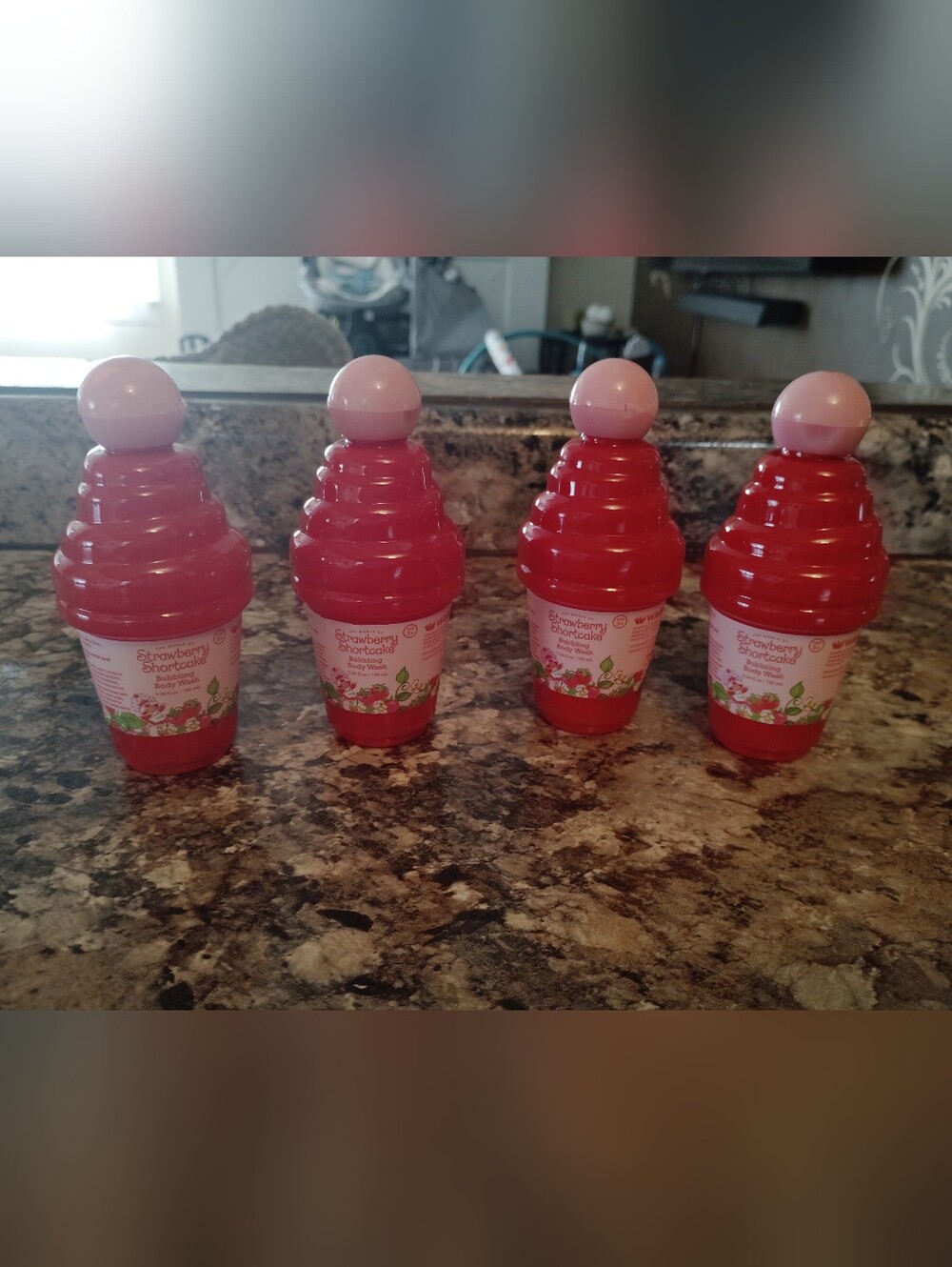 Strawberry Shortcake Bubbling Body Wash - Pink & Red (1) Unit - Picture 3 of 6